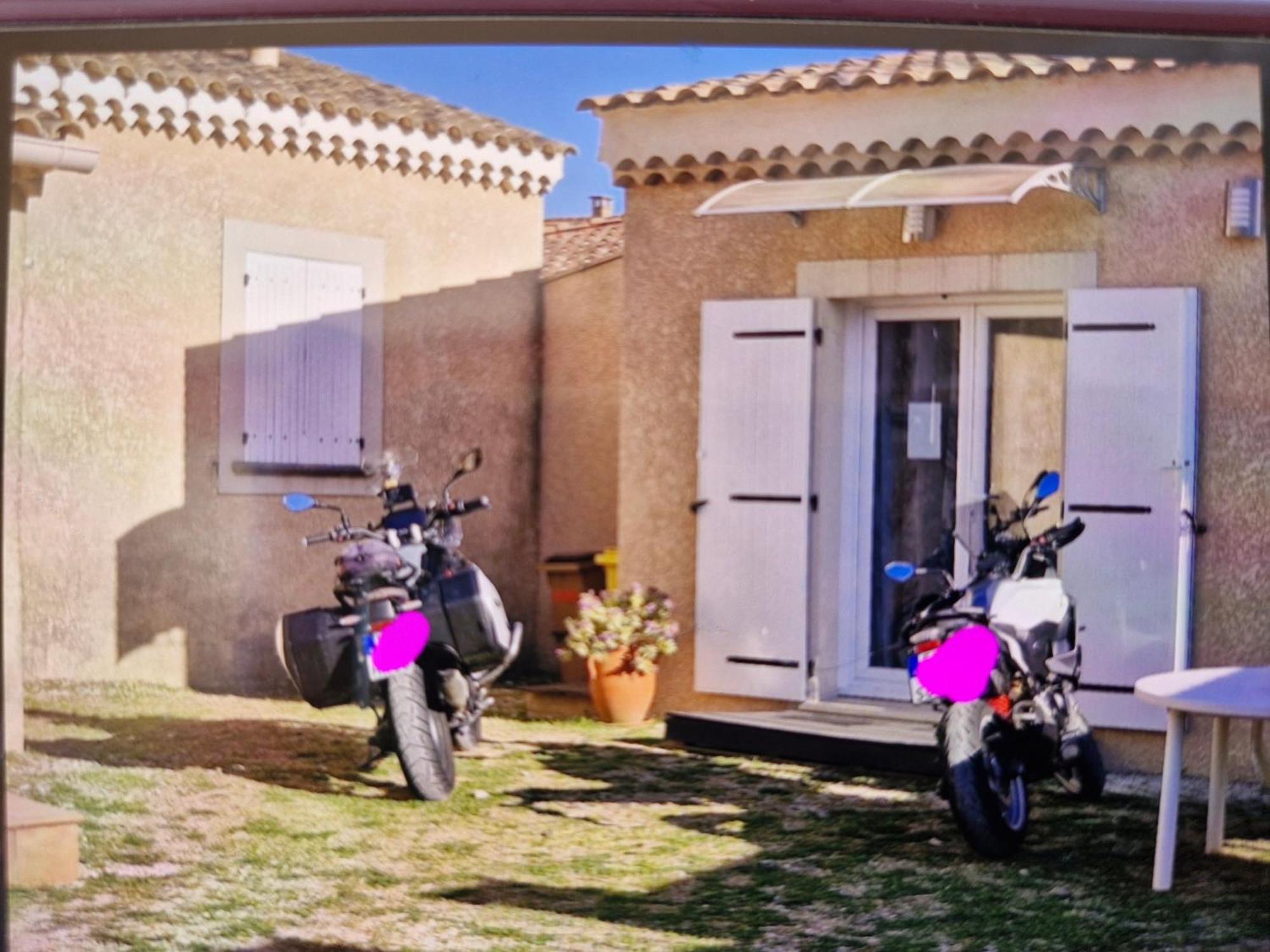 Petite Maison Meublee Entre Avignon Et Carpentras Morieres-les-Avignon エクステリア 写真